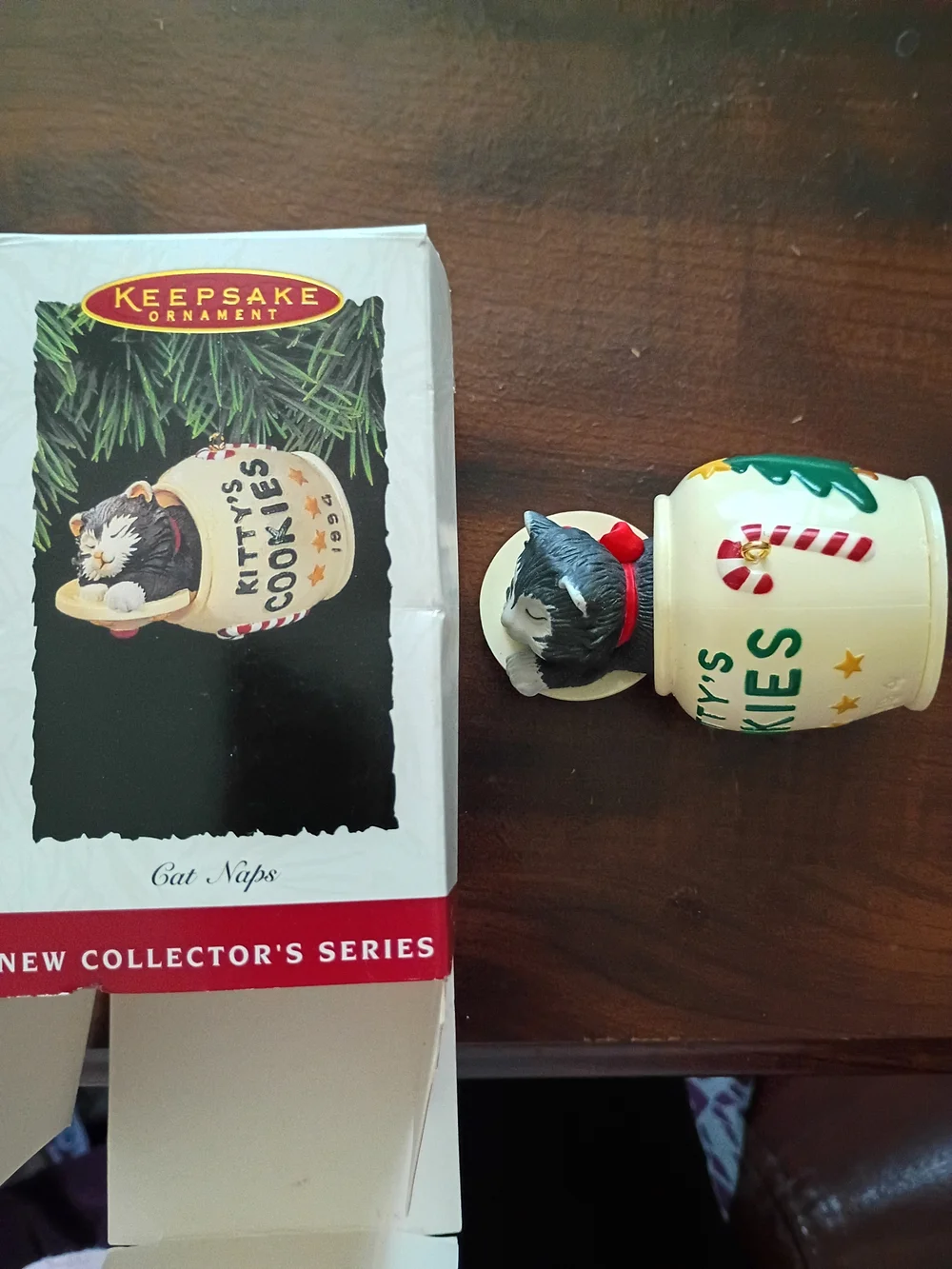 1994 Hallmark Keepsake Ornament Cream, Green, Red 